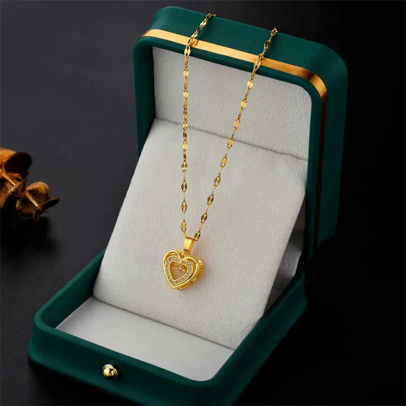 Collier avec pendentif en forme de cœur battant en cristal pour femmes